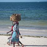 women-and-baskets-mombasa-beach